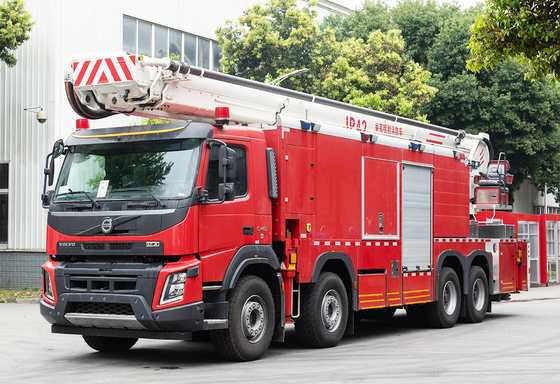 Volvo 42m camion de lutte contre les incendies à eau/écume/poudre véhicule polyvalent usine de Chine