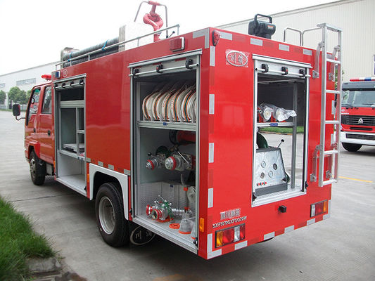 500 gallons de camion d'ISUZU Fire Engine Small Fire avec la double cabine de rangée