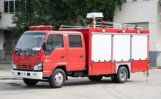 ISUZU Small Rescue Fire Truck avec les outils télescopiques de lumière et de délivrance