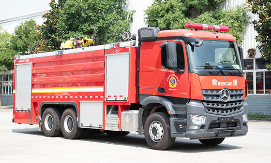 Camion de pompiers résistant de Mercedes-Benz 16T avec la pompe et le moniteur à eau