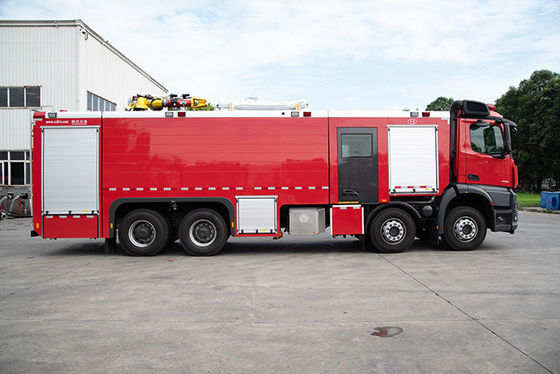 18000L Mercedes Benz Heavy Duty Fire Truck avec chevaux-vapeur 580