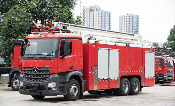 L'eau de pulvérisation/mousse/poudre de camion de pompiers aérien de Mercedes Benz 25m