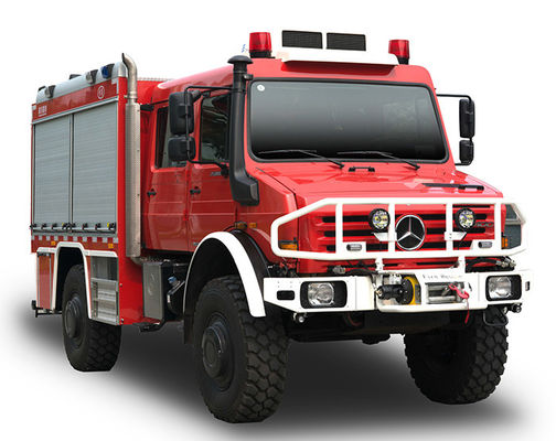 4x4 Unimog Forest Special Fire Truck avec le double réservoir de cabine et d'eau